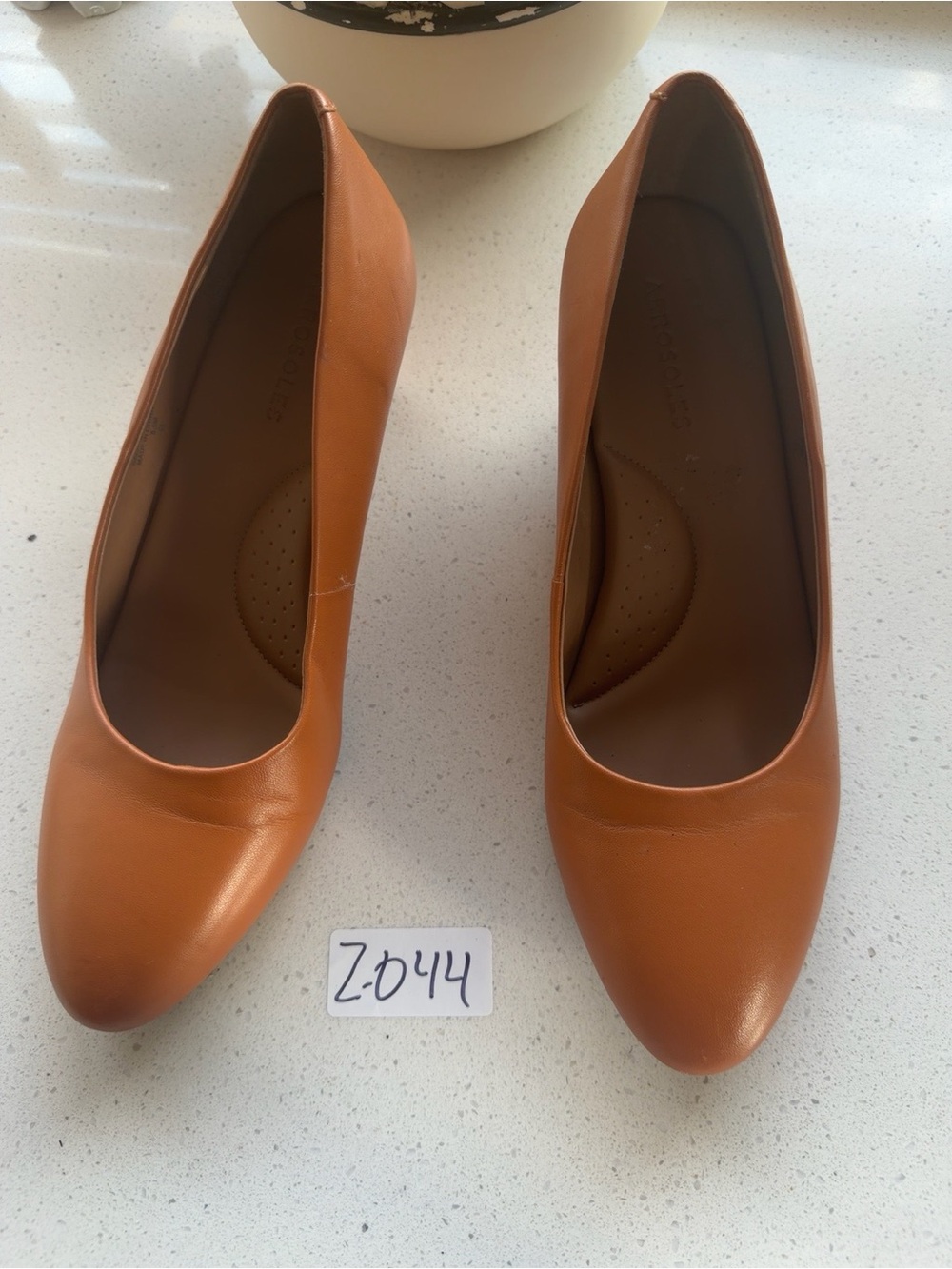 AEROSOLES Women's Cognac Leather Pumps